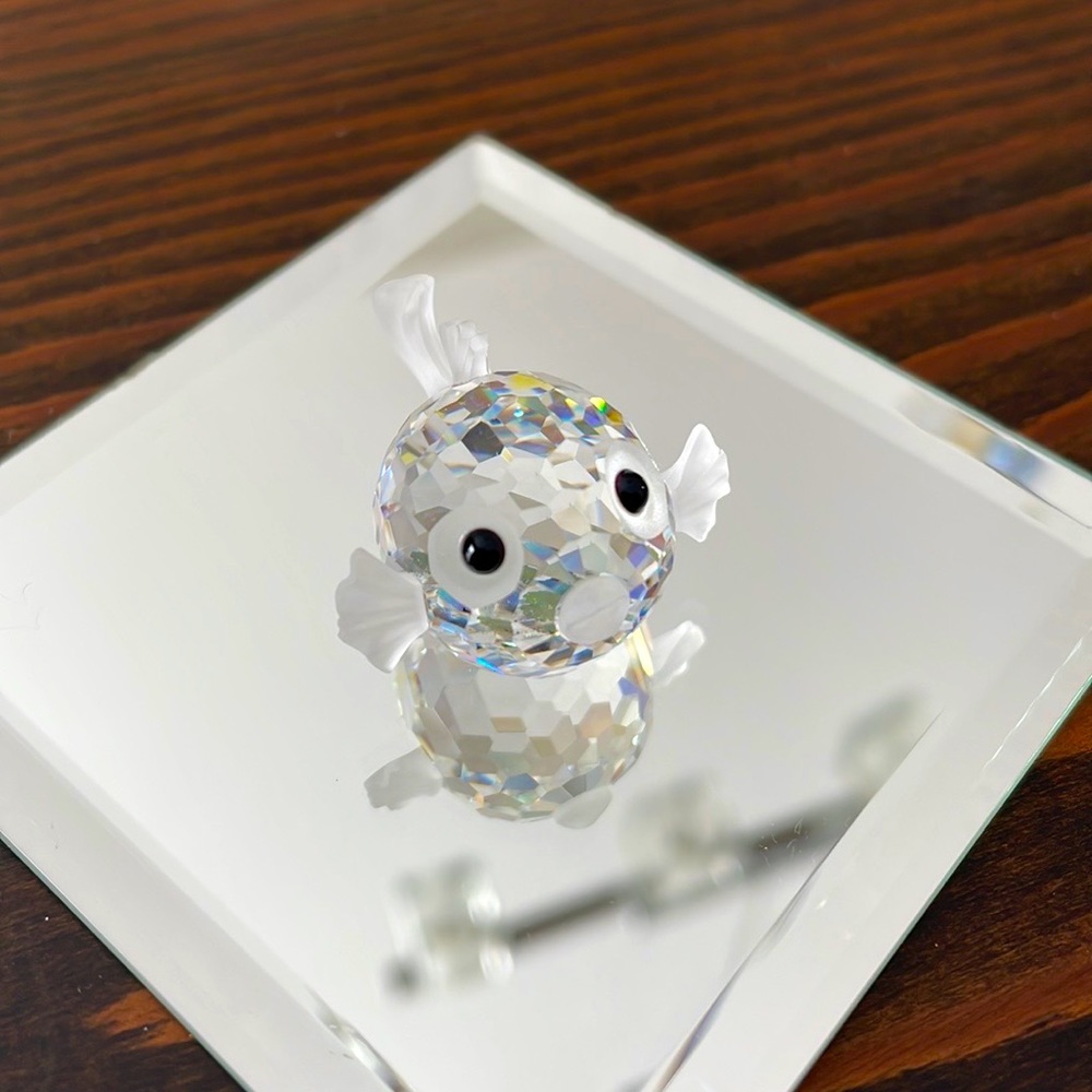 Swarovski crystal blowfish. Small. Aprox 1”x1.5”. Excellent condition